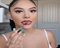 She is a tattoo lover and has tattoos on her wrist and middle finger of her right hand.